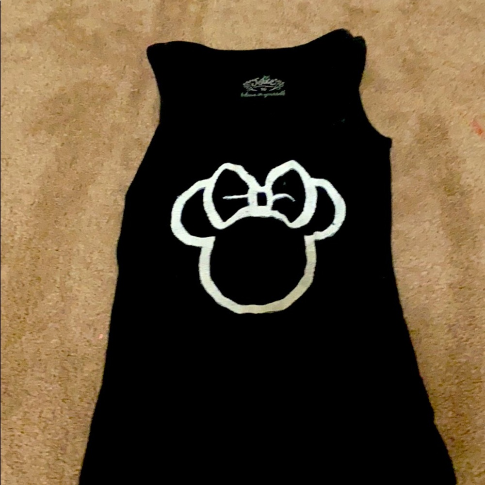 A nice Minnie Mouse summer shirt